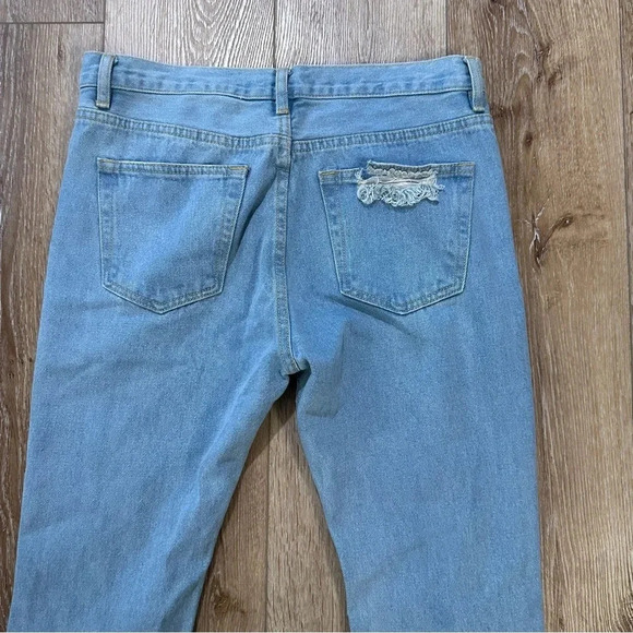 Brandy Melville Women’s Light Wash Boyfriend Distressed Denim Jeans Size S GUC - Picture 10 of 11